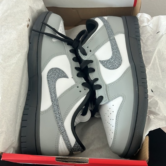 Nike Dunks Low LX sneakers black grey silver glitter size 7 womens athleisure - Picture 4 of 13